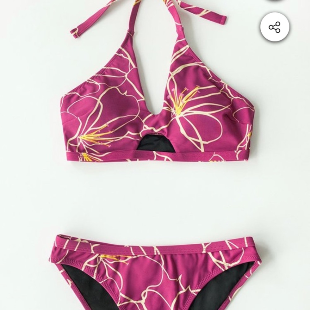 Halter bikini - Picture 3 of 7